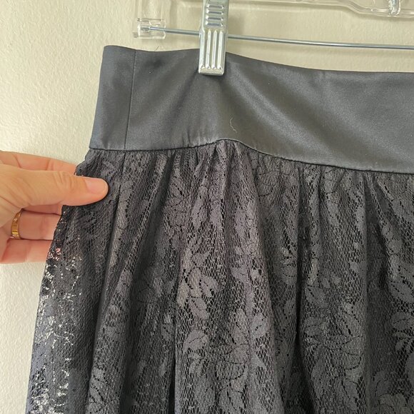 DKNY Sz 10 Black Silk Lace Lined Short Skirt Back Zip Flare Style Classic - Picture 7 of 9
